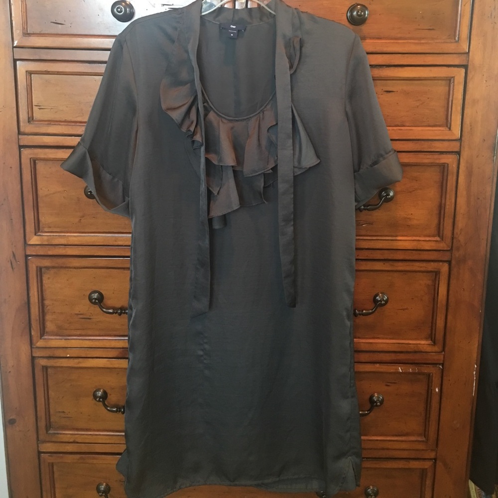 Stunning grey silky feeling gap dress
